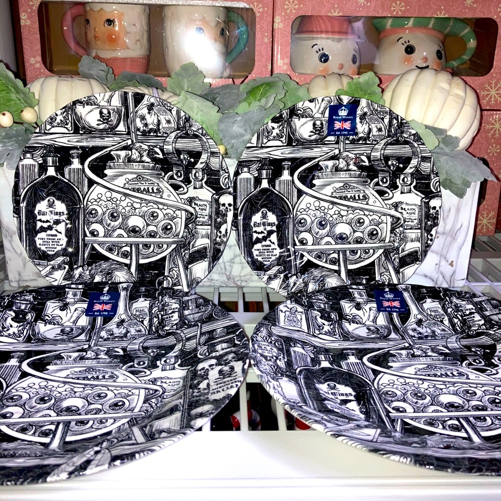 Royal Wessex dinner plates